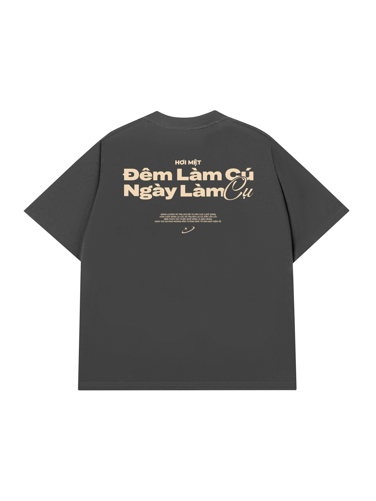Áo Thun Relaxed Fit Đêm Làm Cú Ngày Làm Cụ