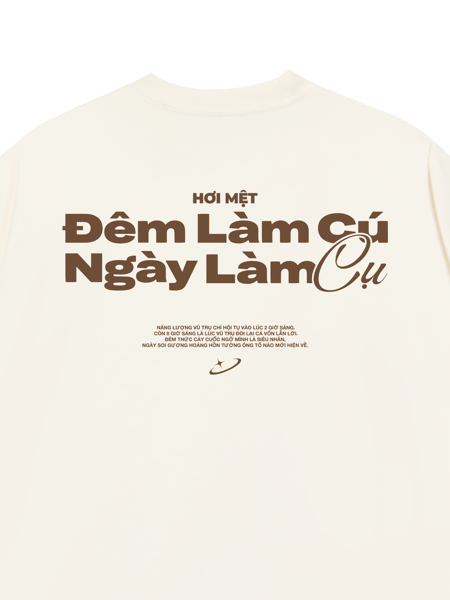 Áo Thun Relaxed Fit Đêm Làm Cú Ngày Làm Cụ