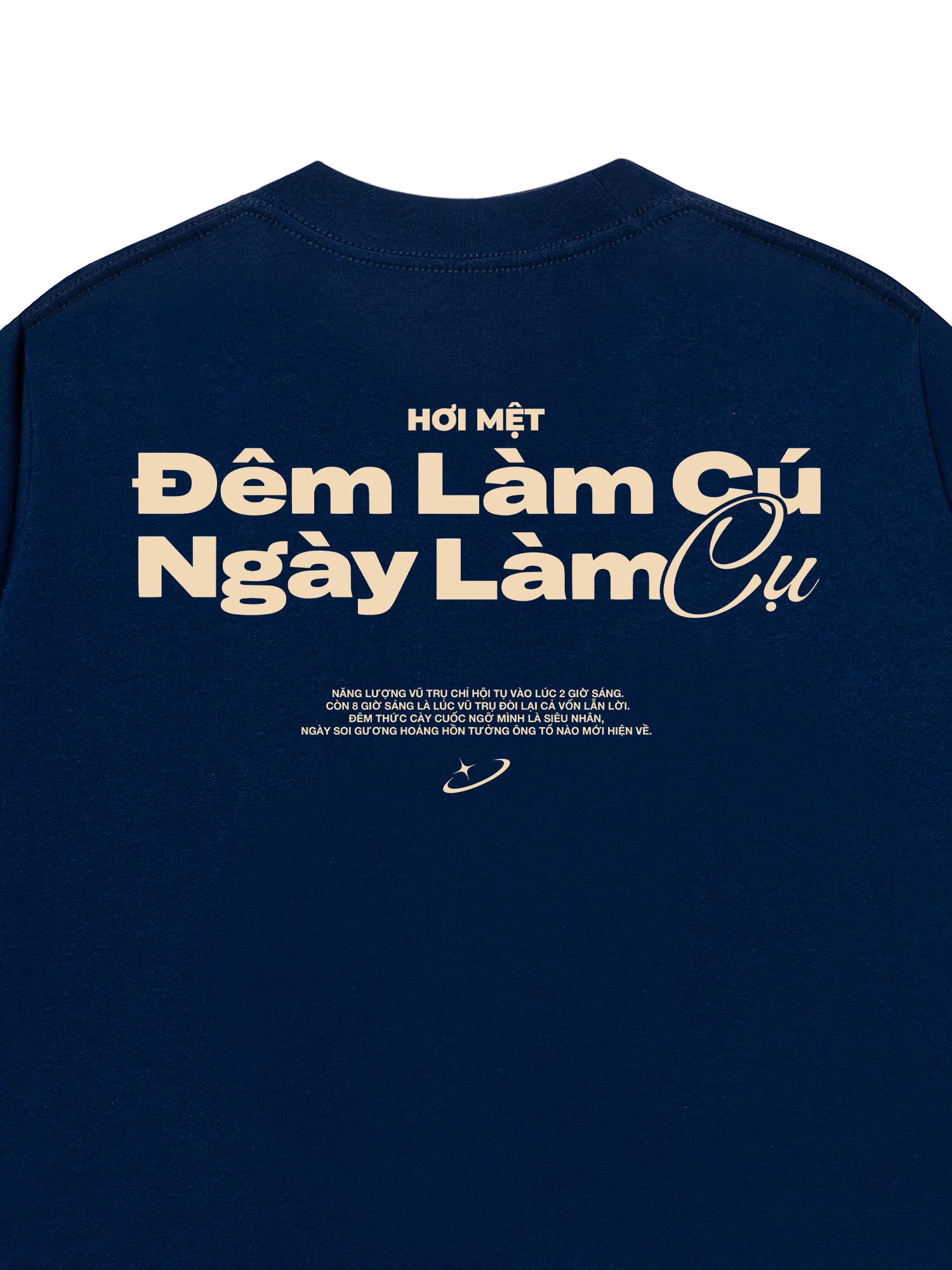 Áo Thun Relaxed Fit Đêm Làm Cú Ngày Làm Cụ