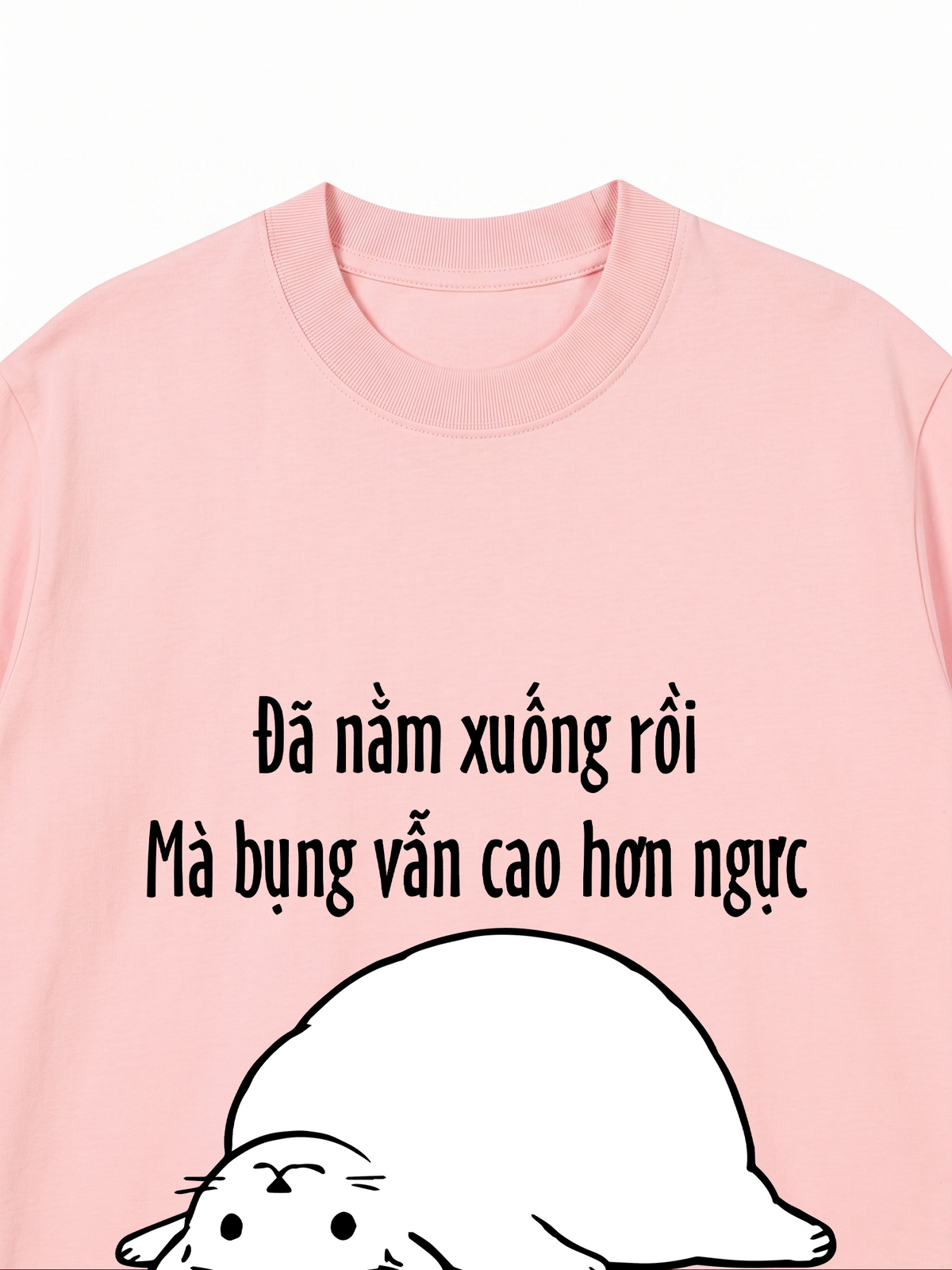 Áo Thun Relaxed Fit Đã Nằm Xuống Rồi Mà Bụng Vẫn Cao Hơn Ngực