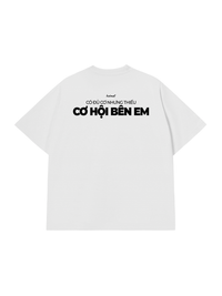 Áo Thun Relaxed Fit Thiếu Cơ Hội Bên Em