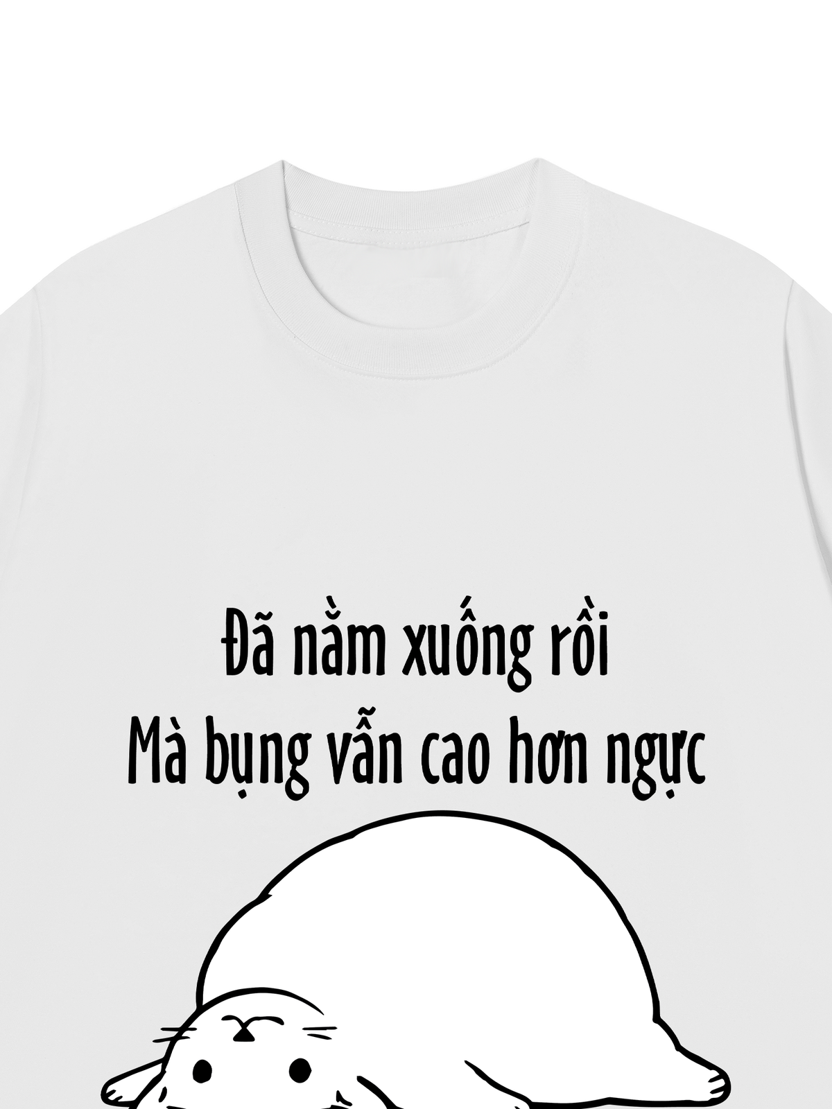 Áo Thun Relaxed Fit Đã Nằm Xuống Rồi Mà Bụng Vẫn Cao Hơn Ngực