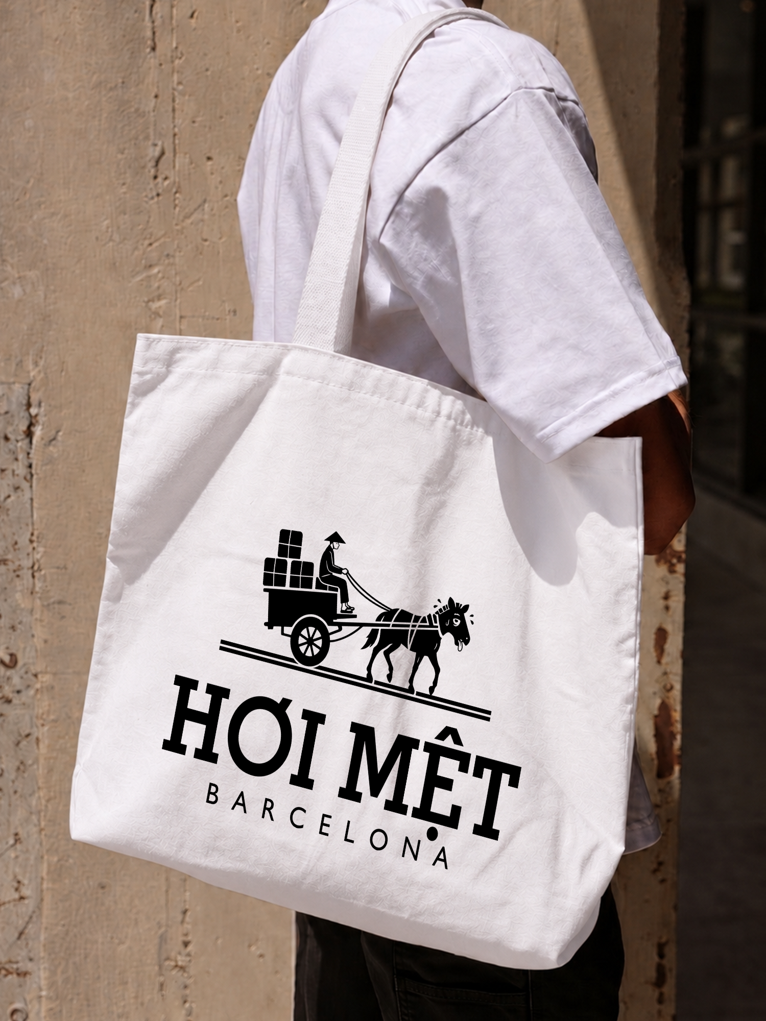 Túi Tote Hơi Mệt Barcelona